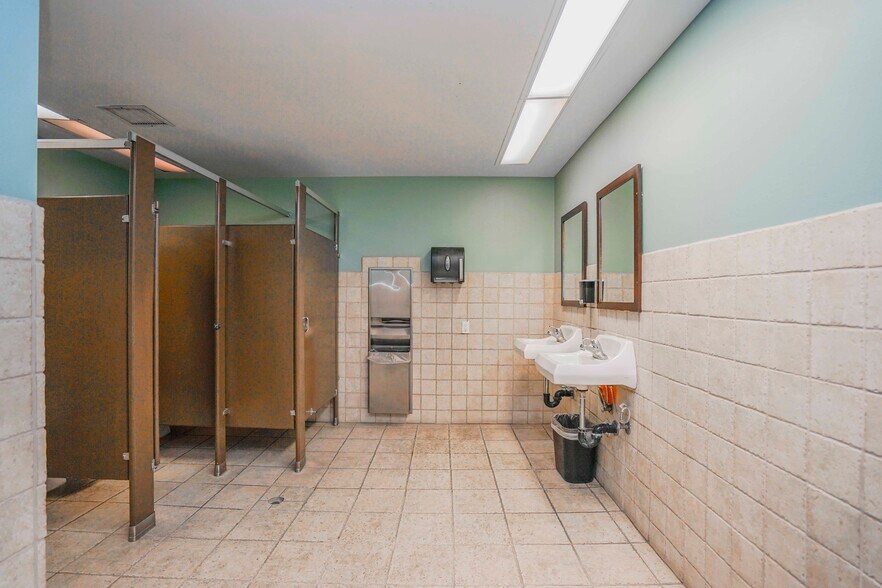 More Photos Of 4128 W Commonwealth Ave, Fullerton Office For Sale