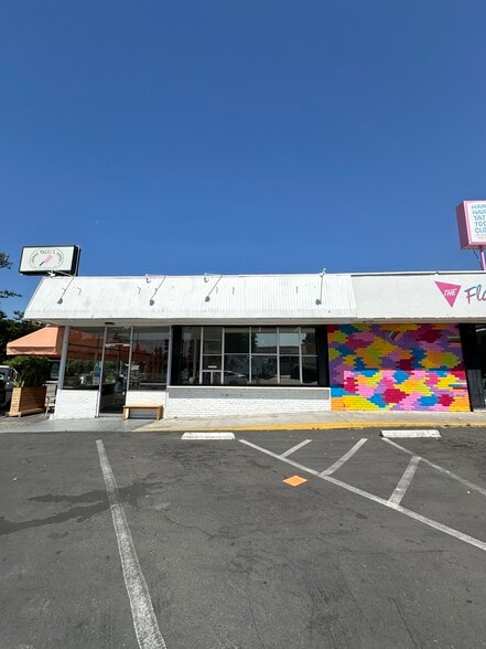 More Photos Of 5933-5939 York Blvd, Los Angeles Unknown For Lease