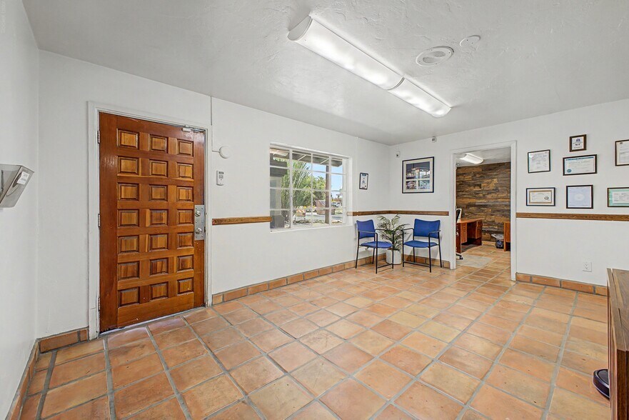 More Photos Of 2201 E 21st St, Tucson Warehouse For Lease