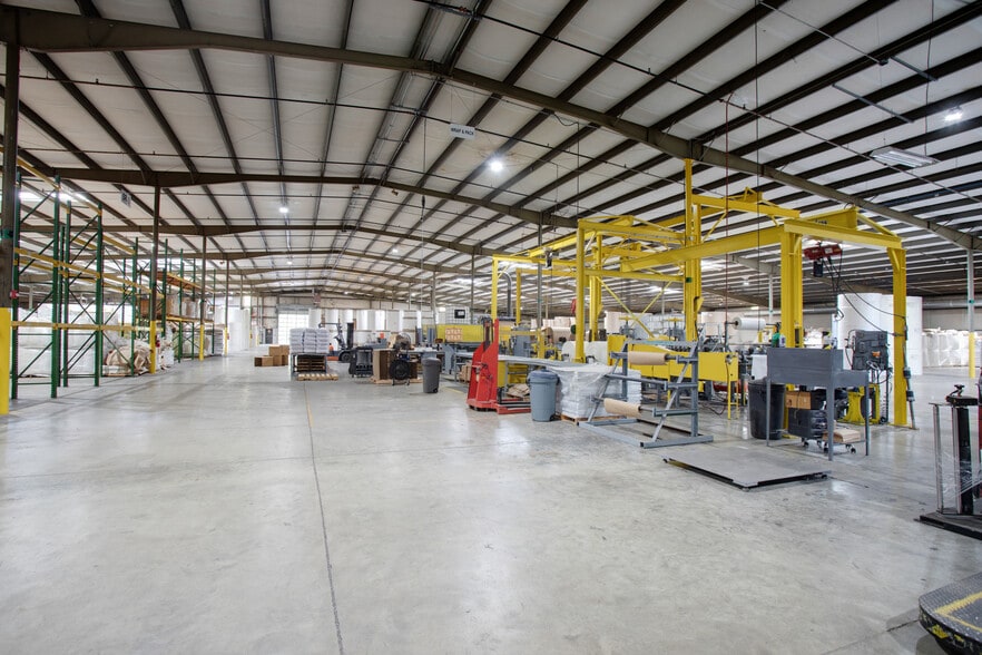More Photos Of 112 Tennessee Blvd, Watertown Manufacturing For Sale