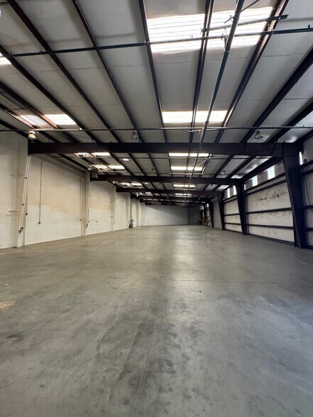 More Photos Of 1046 Twin View Blvd, Redding Industrial For Lease