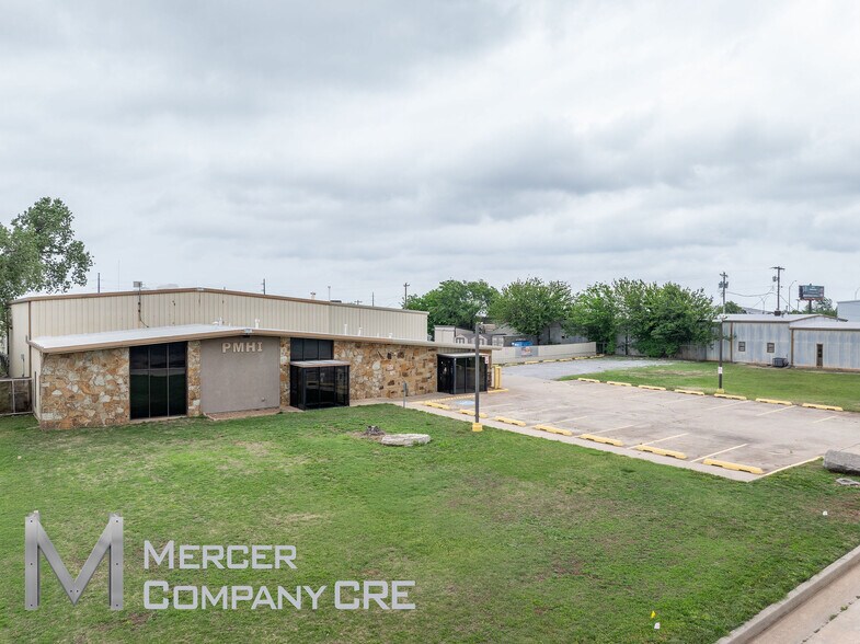 More Photos Of 813 SE 84th St, Oklahoma City Manufacturing For Sale