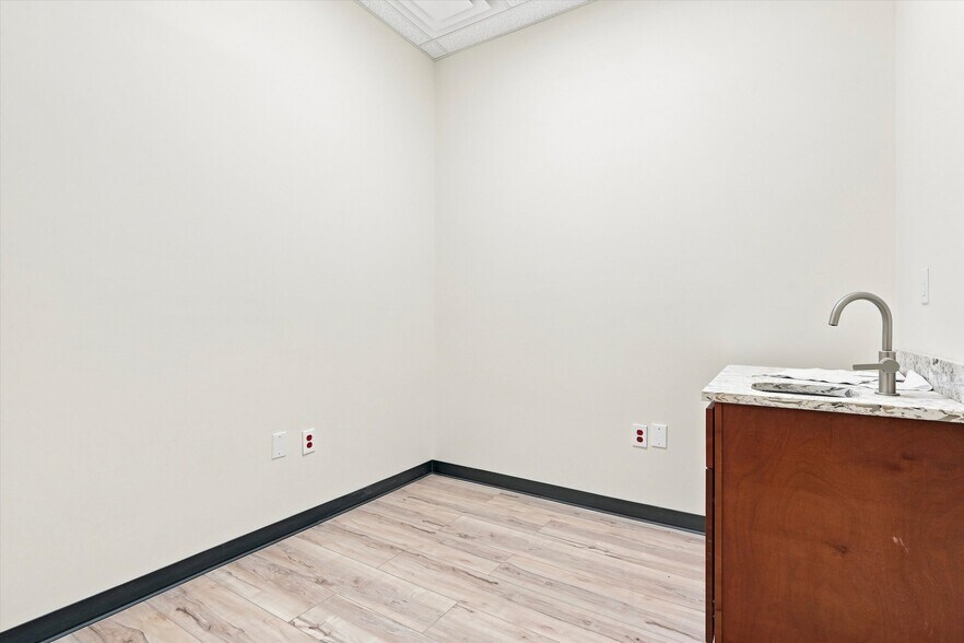 More Photos Of 119 E Lehigh Ave, Philadelphia Healthcare For Lease