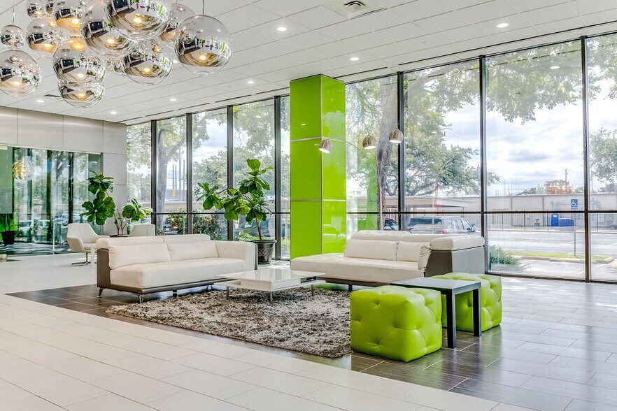 More Photos Of 2350 Valley View Ln, Dallas Loft Creative Space For Lease