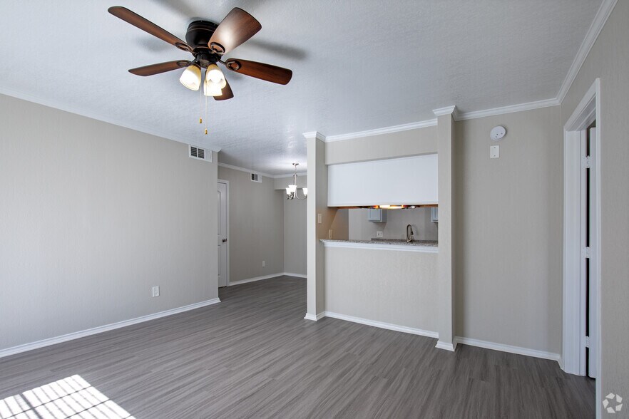 More Photos Of 2010 Estrada Pky, Irving Apartments For Sale