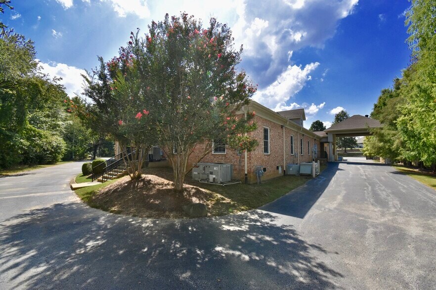 More Photos Of 209 Oil Well Rd, Jackson Healthcare For Lease