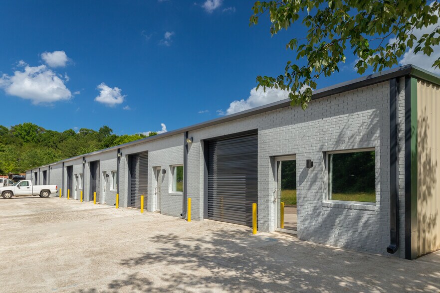 More Photos Of 2427 Hilton Way, Gainesville Warehouse For Lease