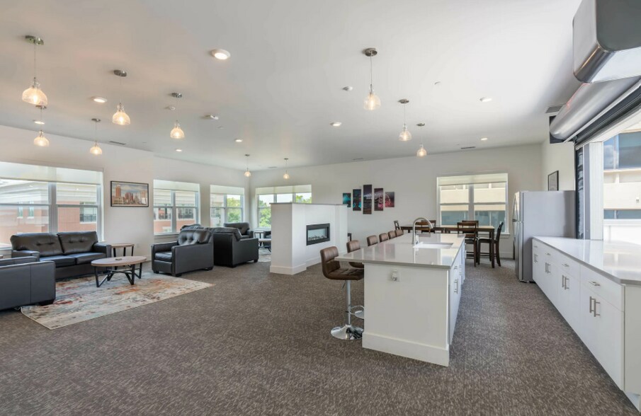 More Photos Of 501 S Capitol Ave, Lansing Office For Sale