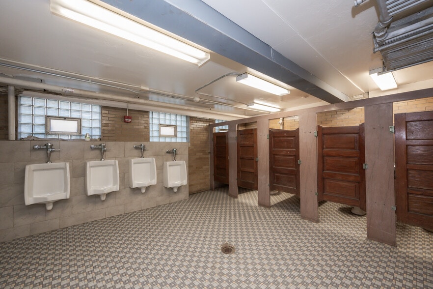 More Photos Of 200 S Oak Park Ave, Oak Park Schools For Sale