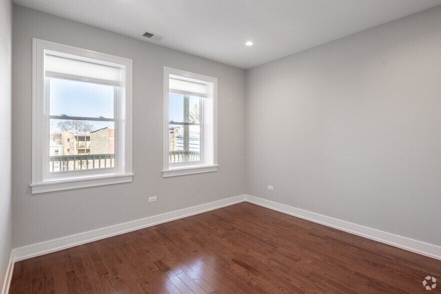 More Photos Of 1710 W Lunt Ave, Chicago Apartments For Sale