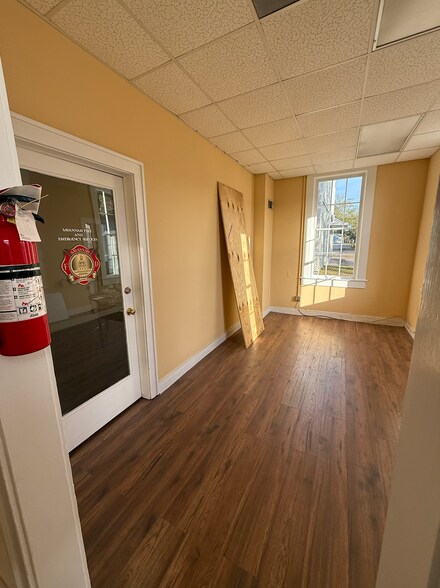 More Photos Of 6 W Henry St, Savannah Freestanding For Sale