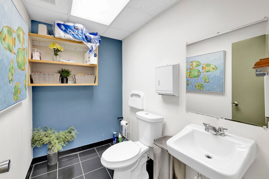 More Photos Of 3455 Ocean View Blvd, Glendale Office For Lease