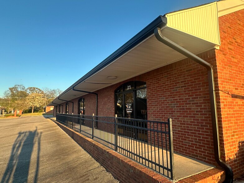 More Photos Of 201 Stonewall St, Cartersville Office For Sale
