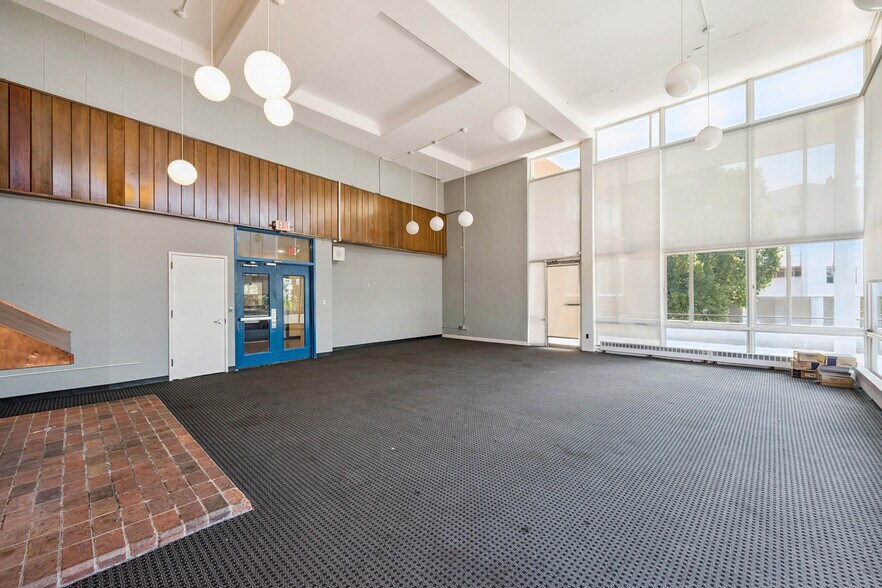 More Photos Of 3300 Henry Ave, Philadelphia Unknown For Lease