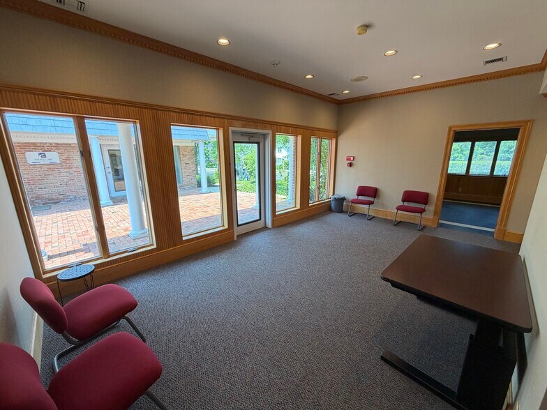 More Photos Of 633 A E Main St, Riverhead Office For Sale