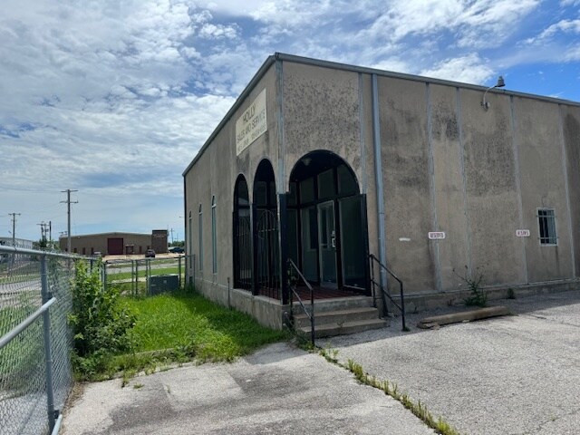 More Photos Of 1140 S Joplin Ave, Tulsa Manufacturing For Lease