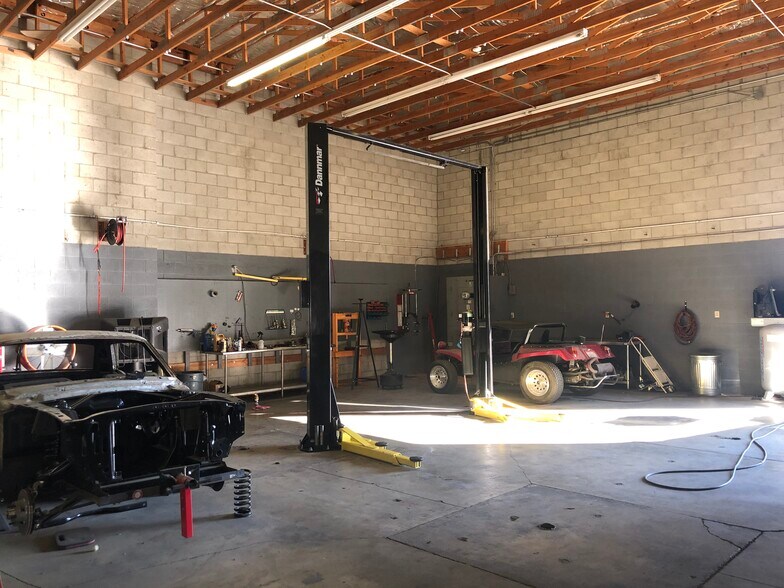 More Photos Of 46780 Clinton St, Indio Warehouse For Sale