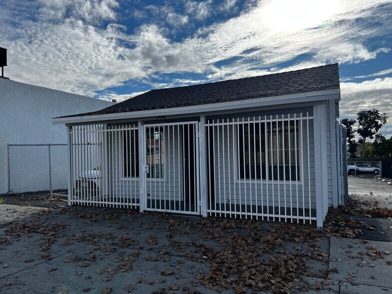 Primary Photo Of 11448 Whittier Blvd, Whittier Loft Creative Space For Lease