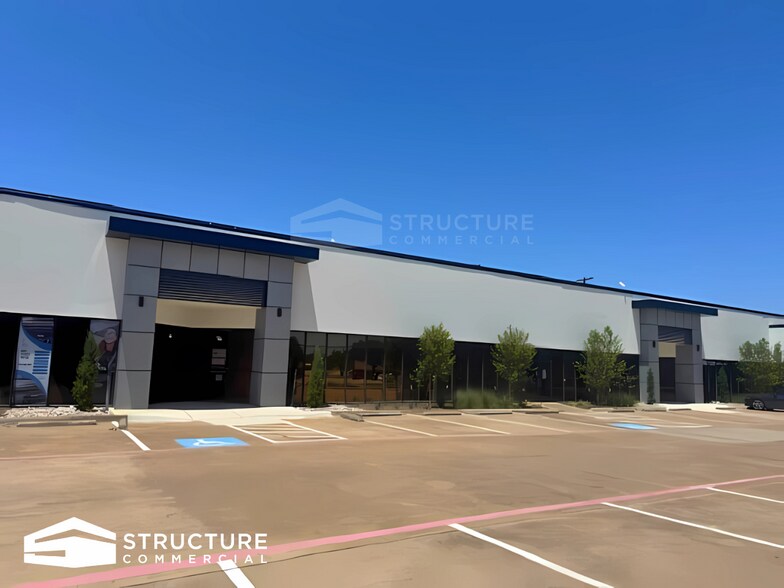 More Photos Of 3209 Premier Dr, Plano Storefront For Lease