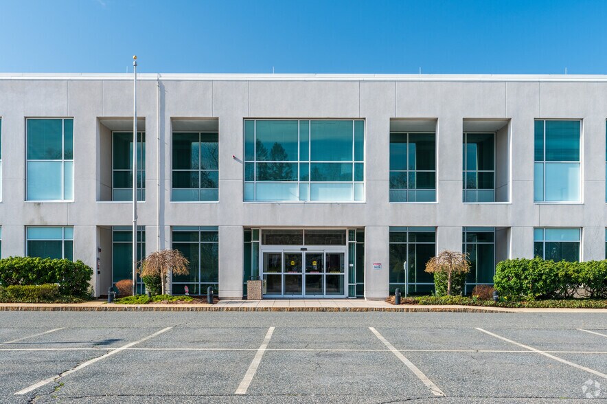 More Photos Of 111 Lawrence St, Framingham Research And Development For Lease