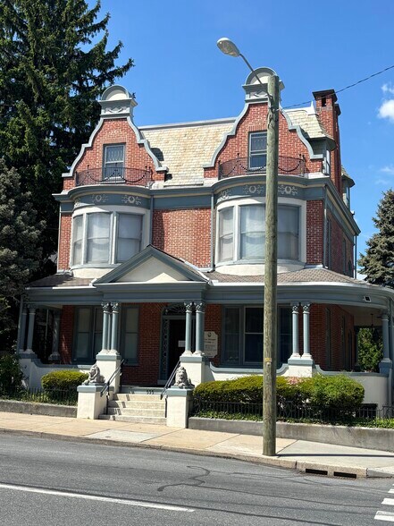 More Photos Of 535 W Orange St, Lancaster Office For Lease