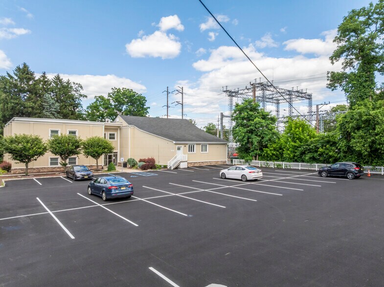 More Photos Of 37 Station Dr, Princeton Junction Office For Sale