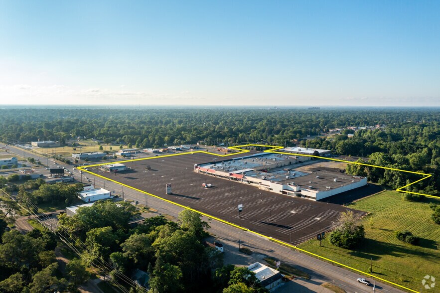 More Photos Of 4813-4945 Clio Rd, Flint Unknown For Lease