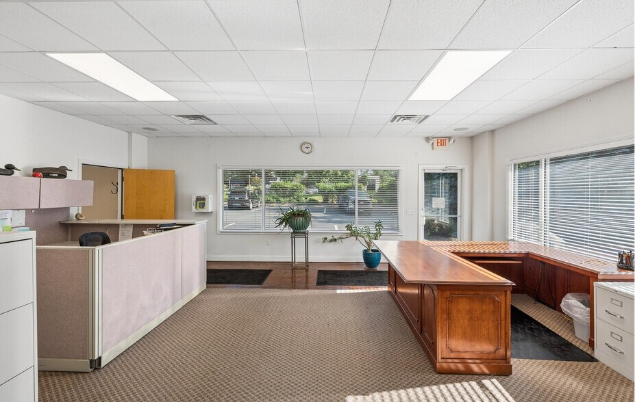 More Photos Of 1625 County 39 Rd, Southampton Flex For Sale