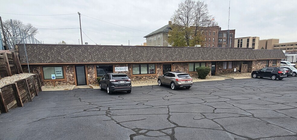 More Photos Of 700-706 Jackson St, Sioux City Office For Sale