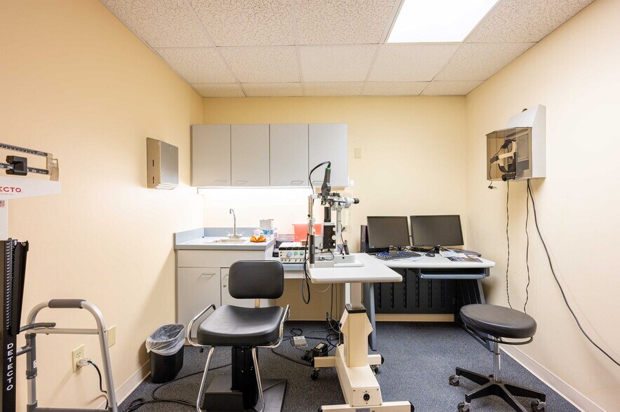 More Photos Of 6719 Gall Blvd, Zephyrhills Medical For Sale