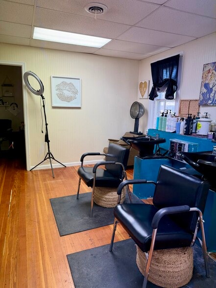 More Photos Of 209 E Boscawen St, Winchester Storefront Retail Residential For Lease