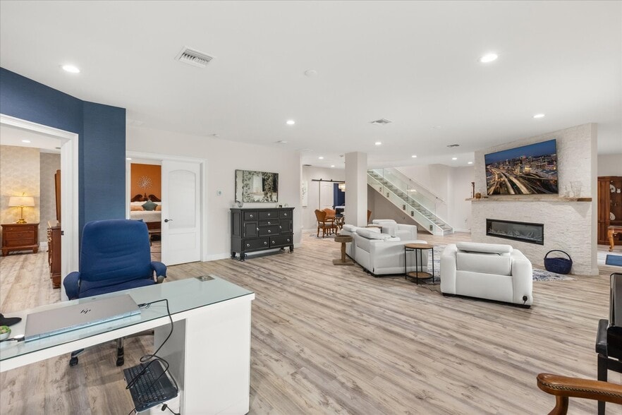 More Photos Of 455 Briar Patch Ln, Geneva Specialty For Sale