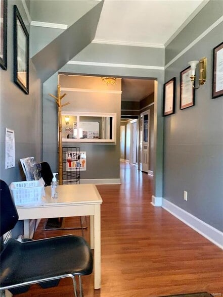 More Photos Of 111 S 10th St, Hannibal Office For Sale