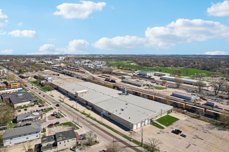 More Photos Of 2211 Fordem Ave, Madison Industrial For Sale