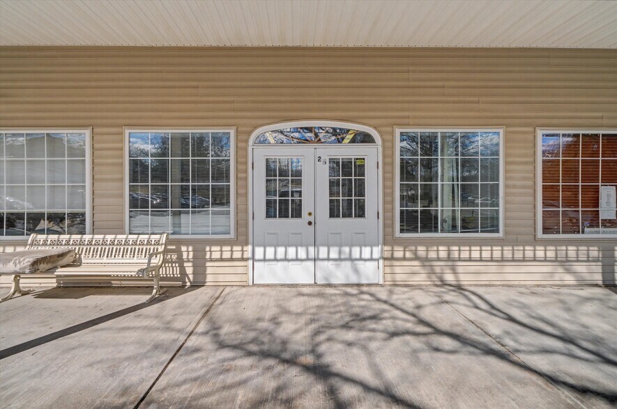 More Photos Of 24-26 Liberty Square Mall, Stony Point Office For Sale