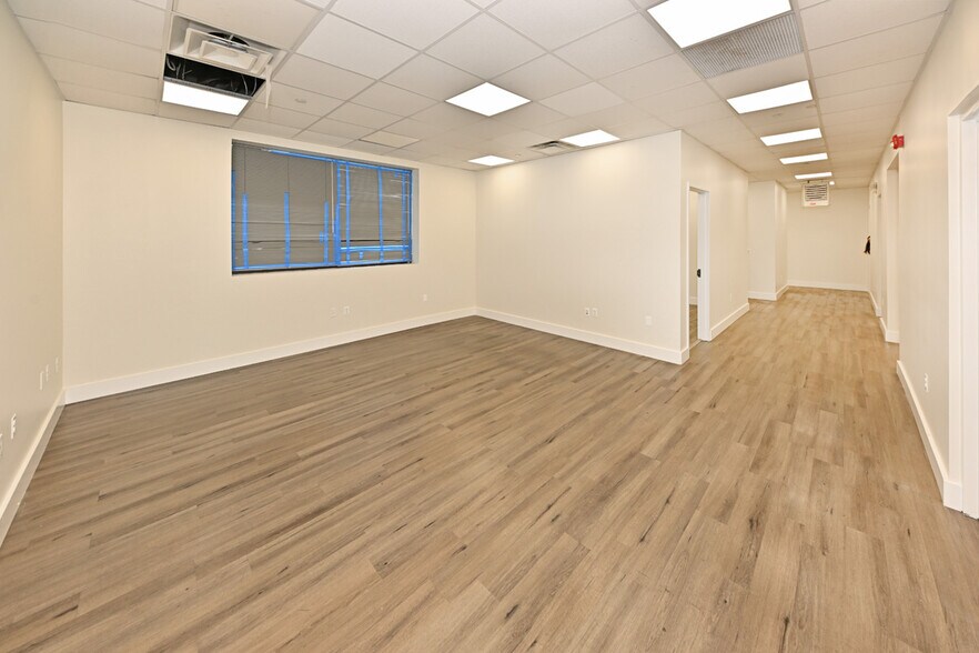 More Photos Of 210 S Newman St, Hackensack Manufacturing For Lease