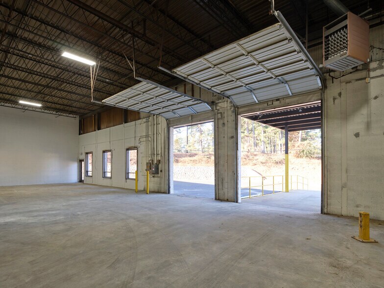 More Photos Of 3645 Oakcliff Rd, Doraville Warehouse For Lease
