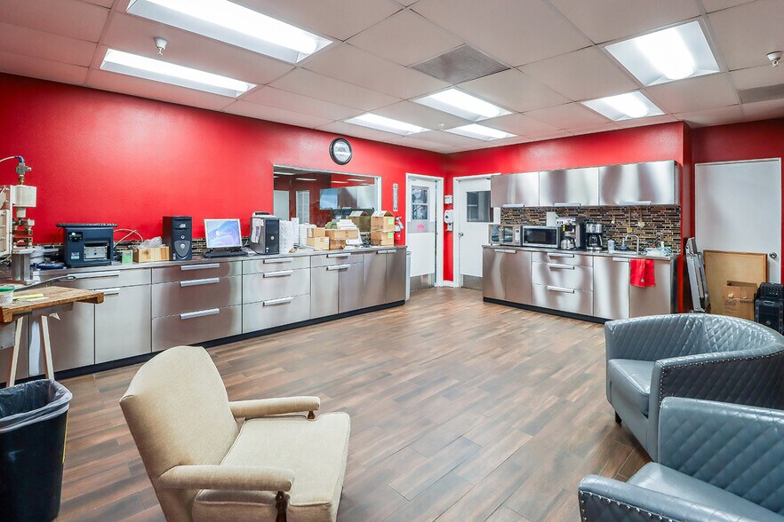 More Photos Of 3030 Fletcher Dr, Los Angeles Manufacturing For Sale