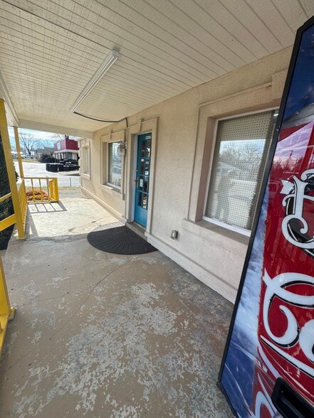 More Photos Of 2602 US-41, Greenbrier Freestanding For Sale