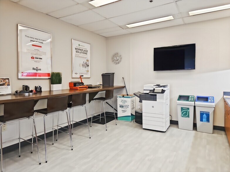 More Photos Of 701 W Georgia St, Vancouver Coworking Space