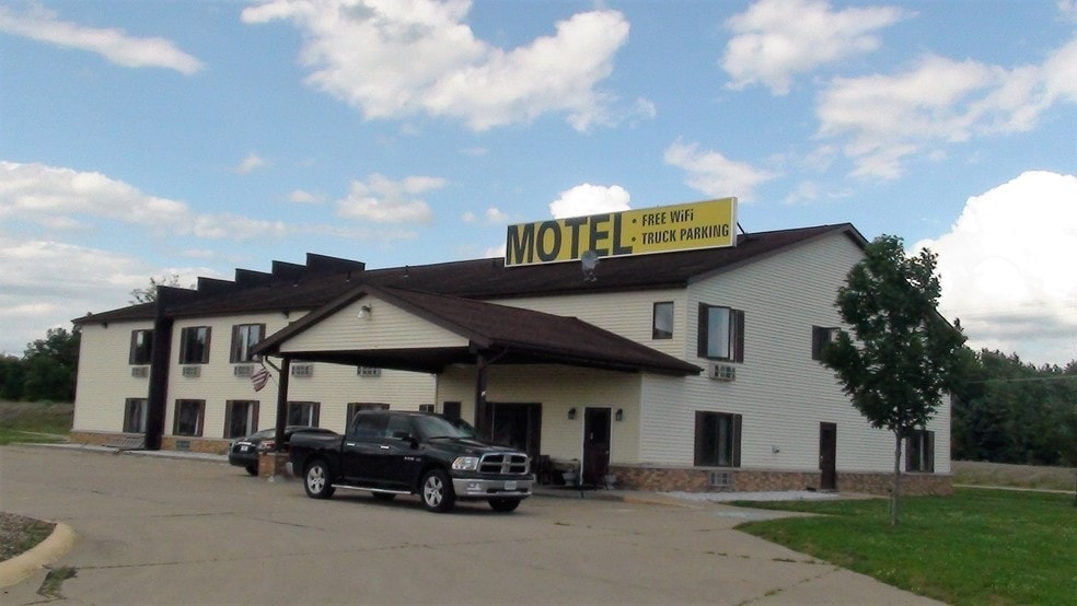 More Photos Of 265 Colonels Dr, Columbus Junction Hotel For Sale