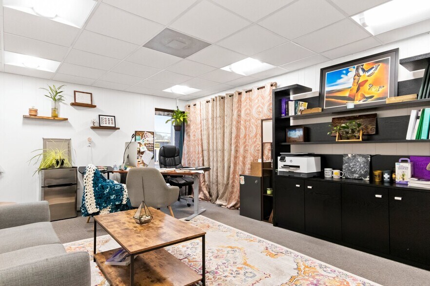 More Photos Of 2433 Gulf To Bay Blvd, Clearwater Storefront Retail Office For Lease