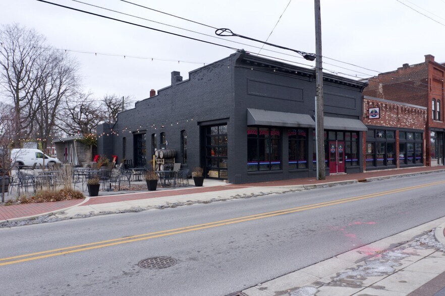More Photos Of 137 S Madison Ave, Greenwood Storefront For Sale