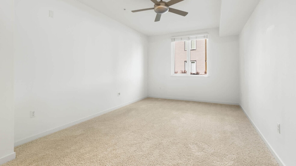 More Photos Of 1333 Powell St, Emeryville Apartments For Lease