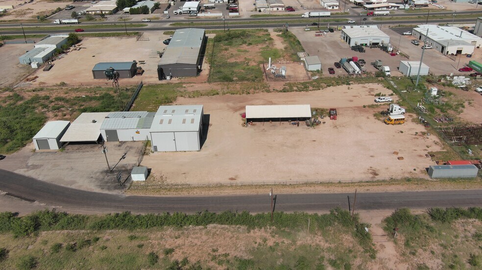 More Photos Of 3351 Westover Dr, Odessa Service For Lease