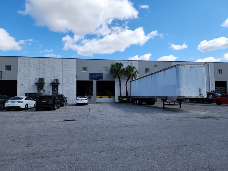 More Photos Of 8741-8891 NW 102nd St, Medley Warehouse For Lease