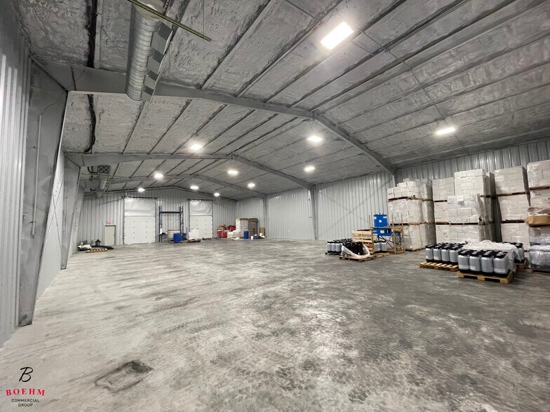 More Photos Of 347 E FM 289, Comfort Warehouse For Lease
