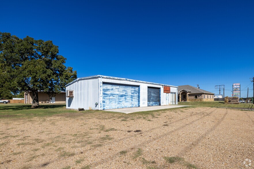 Primary Photo Of 1608 W Cameron Ave, Rockdale Warehouse For Sale