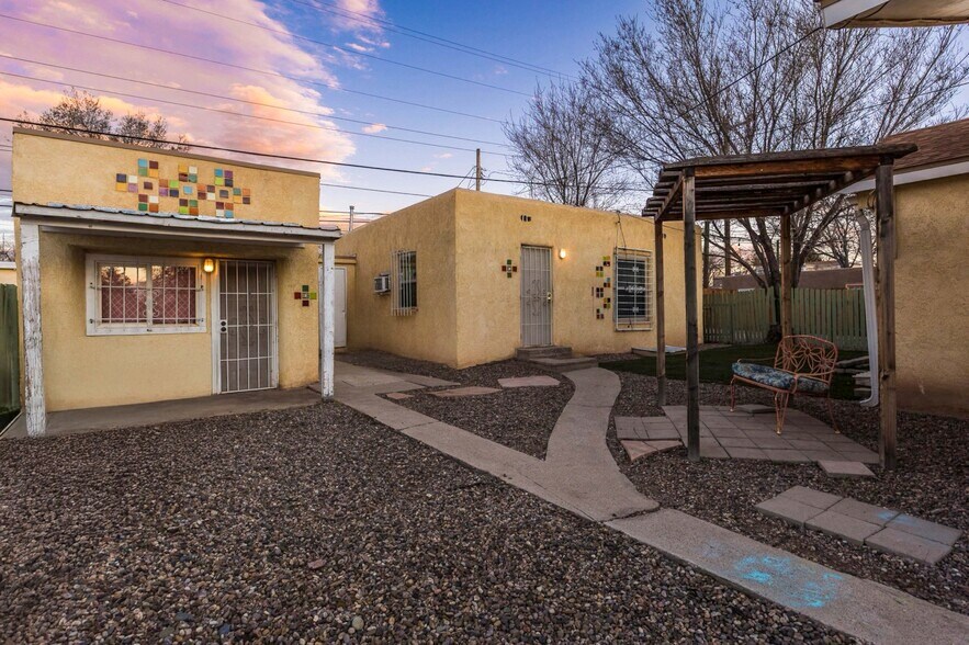 More Photos Of 220 Princeton Dr, Albuquerque Apartments For Sale