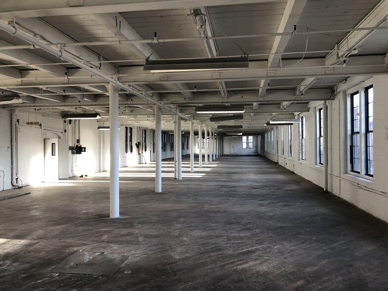 More Photos Of 69 King St, Dover Flex For Lease